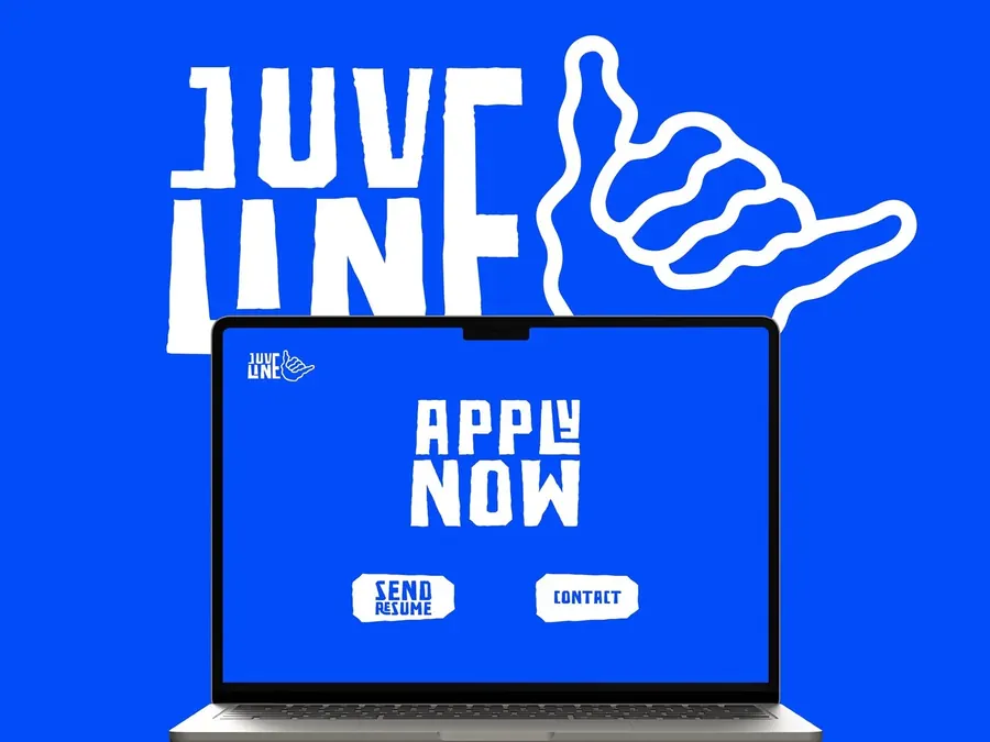 Juveline por CBAS, logo blanco con mano en gesto shaka sobre fondo azul y laptop con la landing Apply now